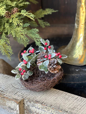 6" Christmas Red Holly Nest